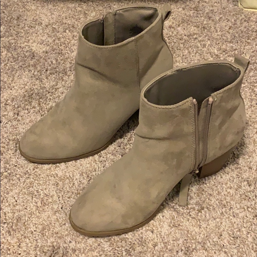 Booty zip tan boots